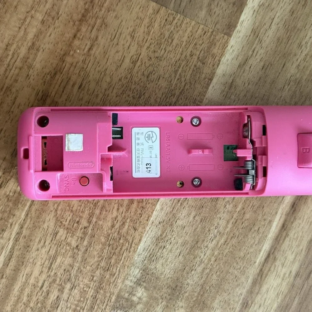 Official Wii Remote Nintendo Motion Plus Inside OEM Controller Pink RVL-036 READ